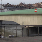 Et si on offrait le pont Morand aux grapheurs...